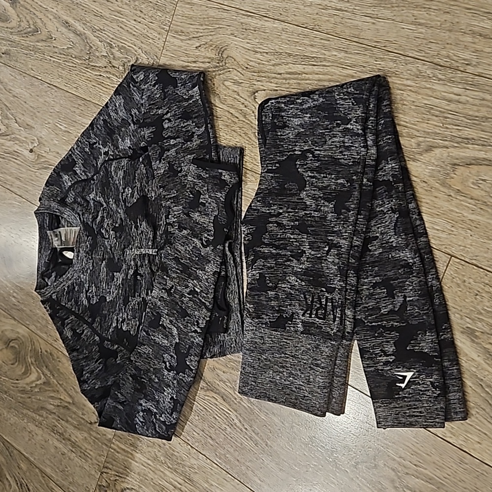 Gymshark Camo Sports Bra and Leggings Set size XS/S